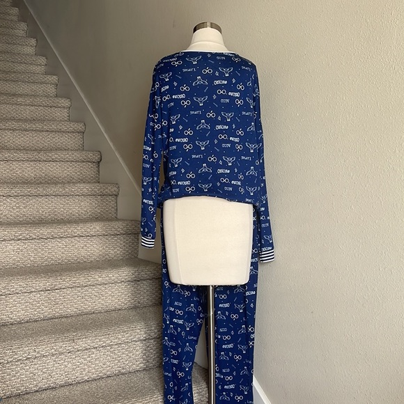 Wizarding World of Harry Potter Sz M PJ Set - Picture 4 of 16